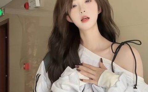 肚脐小师妹姐妹跳舞视频回放分析，回放肚脐小师妹姐妹跳舞视频，分析她们的表演风格