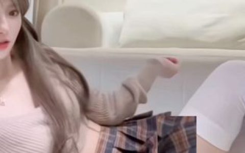 橙子喵酱cos，橙子喵酱的cosplay作品如何从细节展现她的创造力与演技？