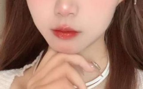 02uiii跳舞时的幽默瞬间，让我们一起笑出声的舞蹈时刻