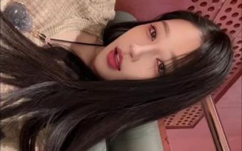 斗鱼小小酥表情包图片高清版下载，下载小小酥高清表情包并享受每一刻