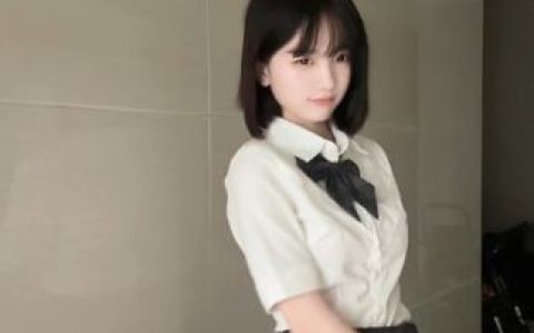 奶咪早期照片分析，她的早期视频和照片如何展示她的成长与变化？