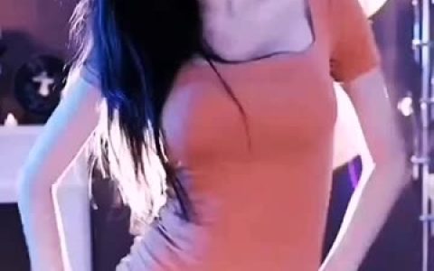 CC小燃燃至尊版喊主人，万元订制舞蹈背后的秘密