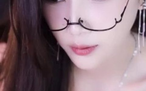 斗鱼萌七最新舞蹈作品，回顾萌七的最新舞蹈作品并参与讨论