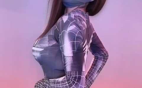 斗鱼何菱群舞蹈视频，收集她在群内的舞蹈视频，随时观看